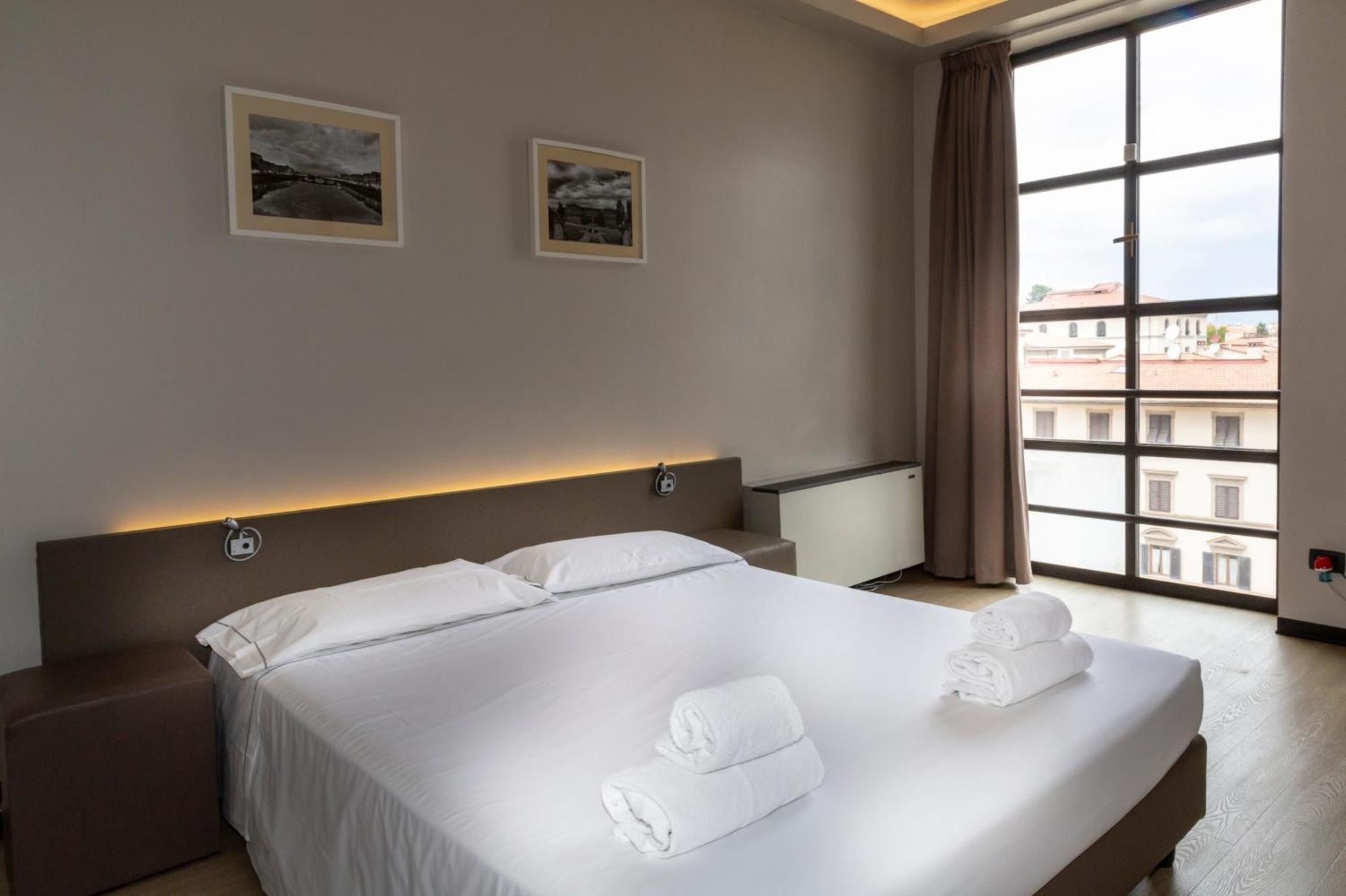 Plus Florence Hostal *